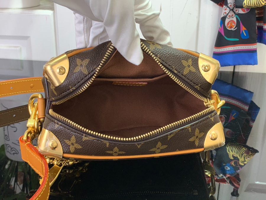 루이비통 미니 소프트 트렁크 M14729 18.5138cm3.jpg