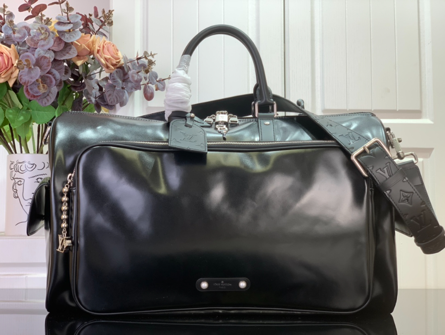 루이비통 키폴 카고 반둘리에 50 블랙 M13992 232952cm1.jpg