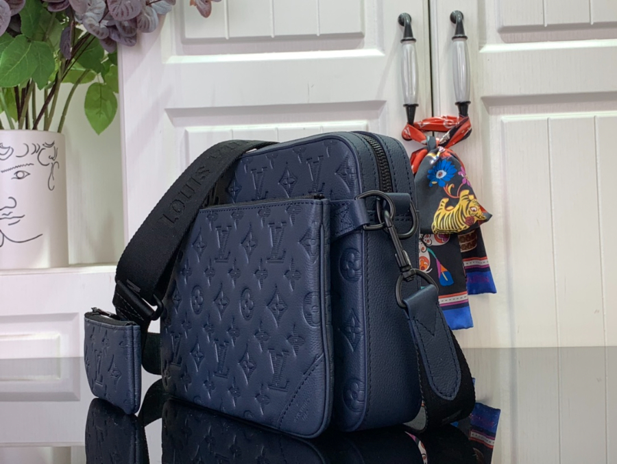 루이비통 트리오 메신저 네이비 블루 M14785 18.5725cm4.jpg