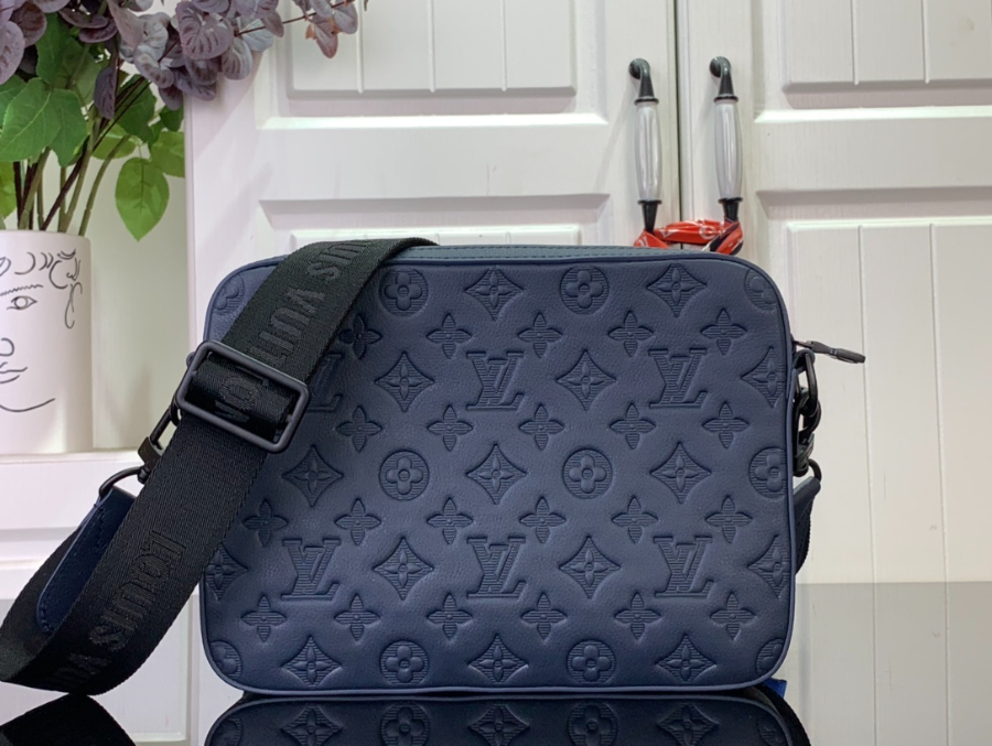 루이비통 트리오 메신저 네이비 블루 M14785 18.5725cm2.jpg