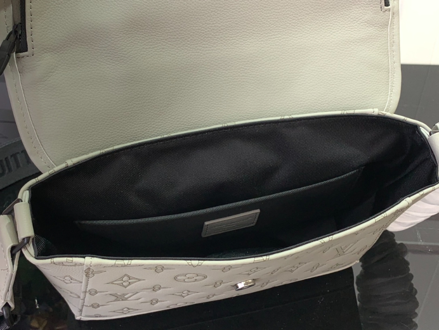 루이비통 펄스 메신저 그레이 M14912 171126.6cm3.jpg