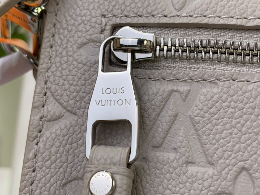 루이비통 포쉐트 메티스 M13481 25197cm 라이트 그레이8.jpg