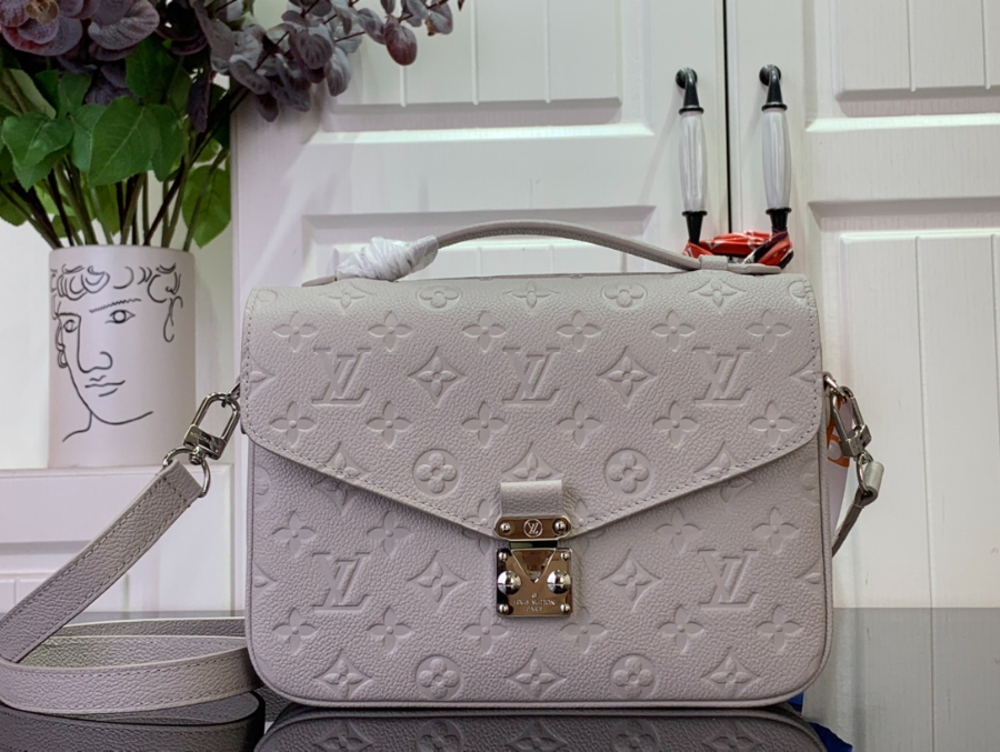 루이비통 포쉐트 메티스 M13481 25197cm 라이트 그레이1.jpg