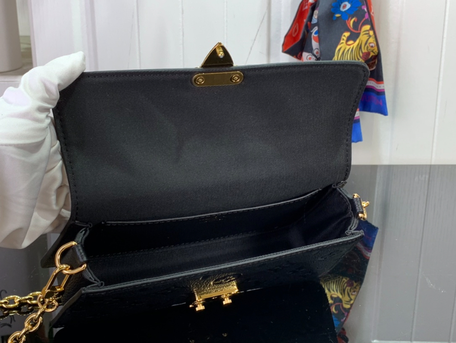 루이비통 월릿 온 체인 메티스 M12761 22155.5cm 블랙3.jpg