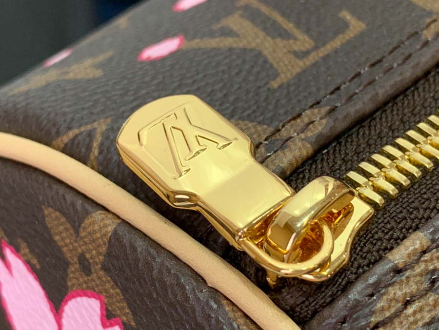 이비통 LV X TM 빠삐용 사쿠라 M13097 111327cm 브라운7.jpg