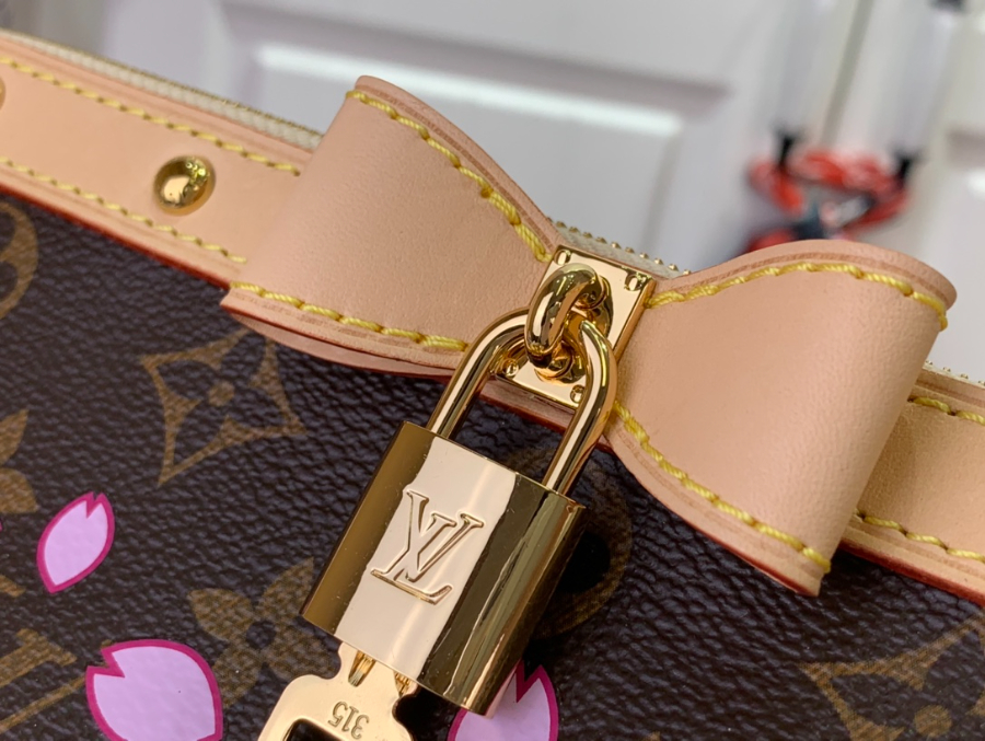 루이비통 LV X TM 포쉐트 악세수아 사쿠라 M13666 13422cm 브라운7.jpg