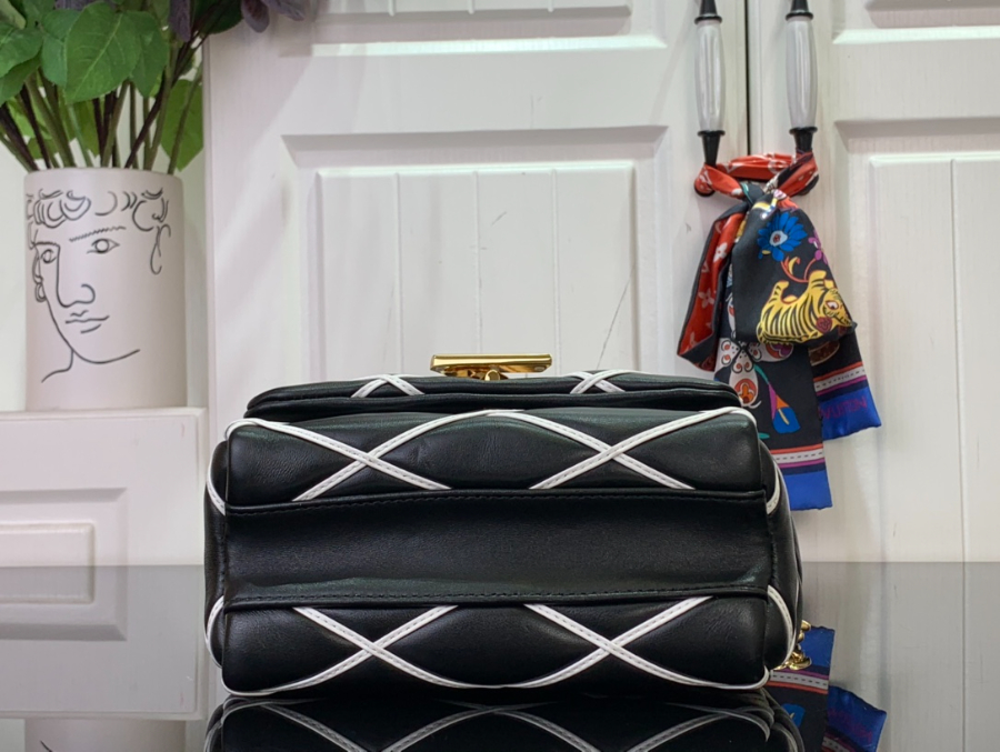 루이비통 GO-14 PM M14849 20149cm 블랙4.jpg