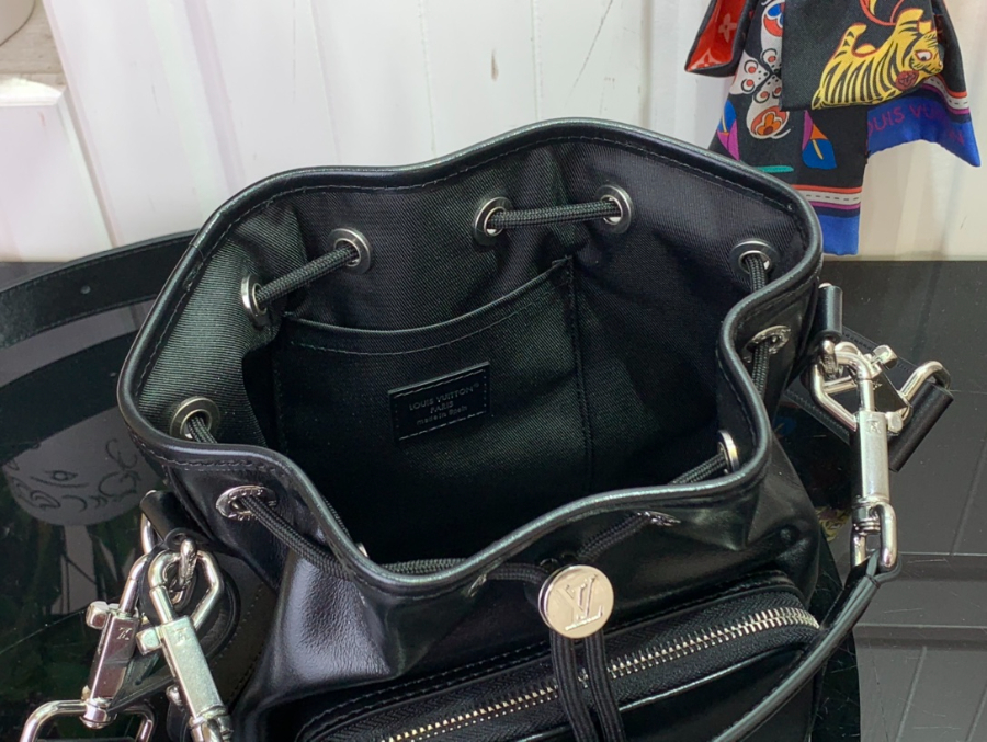 루이비통 노에 카고 M13985 241622cm 블랙5.jpg