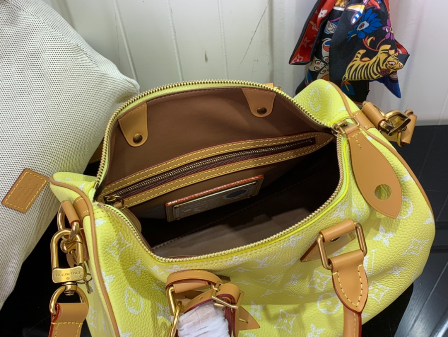 루이비통 스피디 P9 반둘리에 M14077 301721cm 레몬 옐로우5.jpg