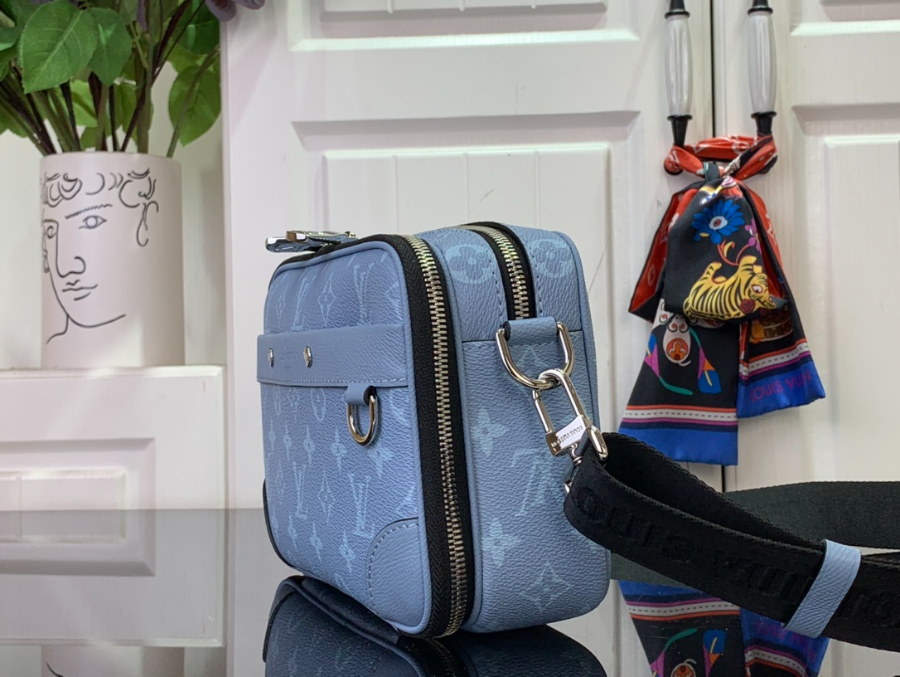 루이비통 알파 메신저 M14073 16824cm 블루3.jpg