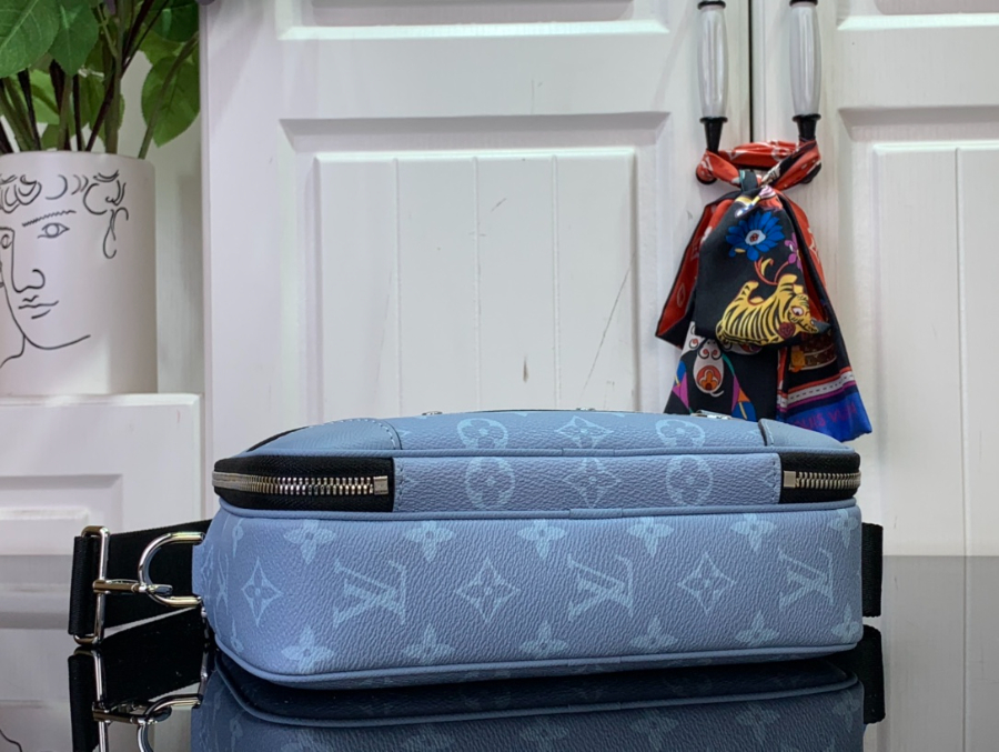 루이비통 알파 메신저 M14073 16824cm 블루4.jpg