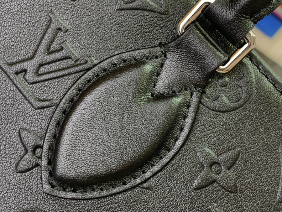 루이비통 온더고 스몰 M13576 1911.525cm 블랙6.jpg