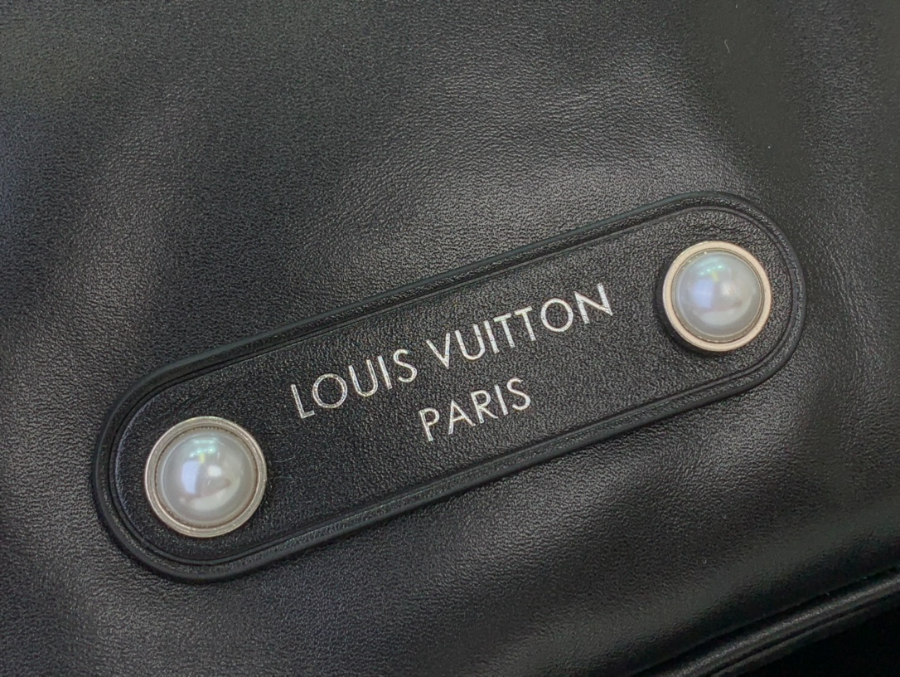 루이비통 키폴 카고 반둘리에 25 151125cm M13988 블랙8.jpg