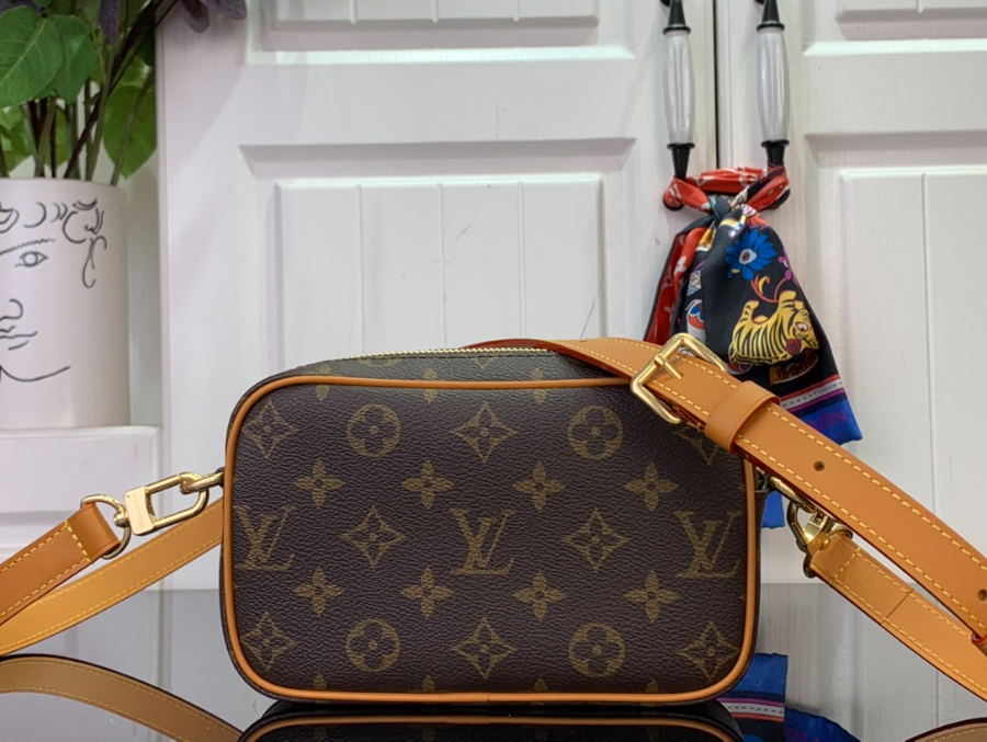 루이비통 트로카데로 웨어러블 월릿 M14058 206.513cm 브라운2.jpg