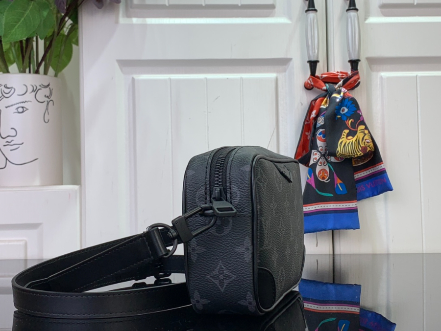 루이비통 트로카데로 웨어러블 월릿 M14058 206.513cm 블랙3.jpg