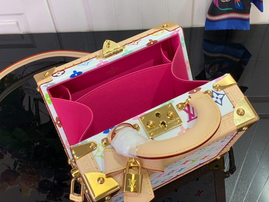 루이비통 LV X TM 쁘띠뜨 발리즈 숄더백 22.517.511cm M13125 화이트5.jpg