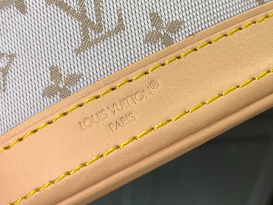 루이비통 나노 버킷 매스틱 M12317 13179cm9.jpg