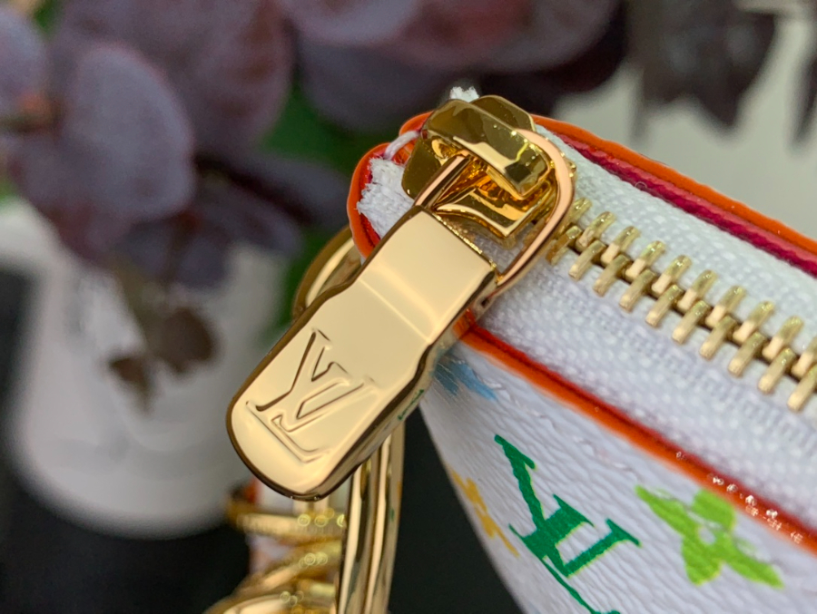 루이비통 LV X TM 스트탭 폰 홀더 미니 파우치 M14099 6.5112cm 화이트6.jpg