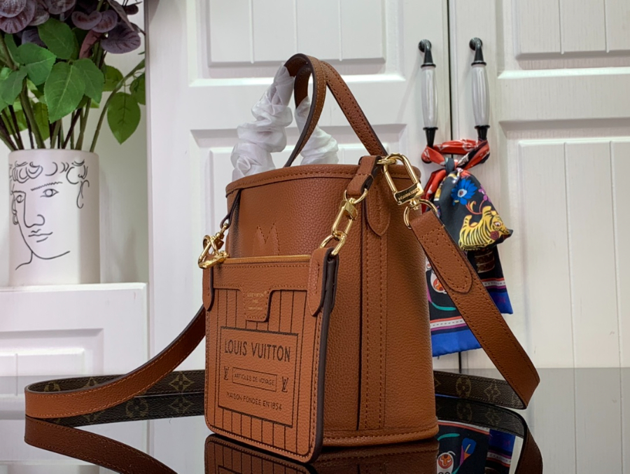 루이비통 네버풀 반둘리에 인사이드 아웃 24149cm 다크 브라운3.jpg