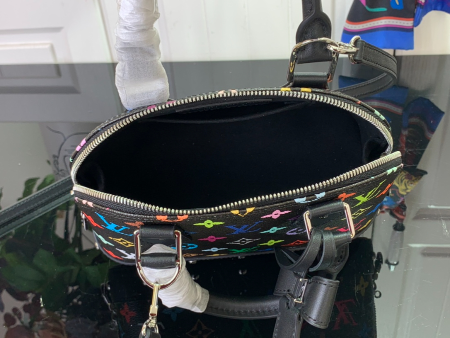 루이비통 LV x TM 알마 BB M13078 23.517.511.5cm 블랙5.jpg