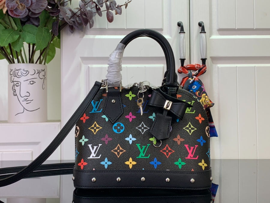 루이비통 LV x TM 알마 BB M13078 23.517.511.5cm 블랙1.jpg