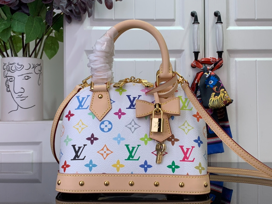 루이비통 LV x TM 알마 BB M13078 23.517.511.5cm 화이트1.jpg