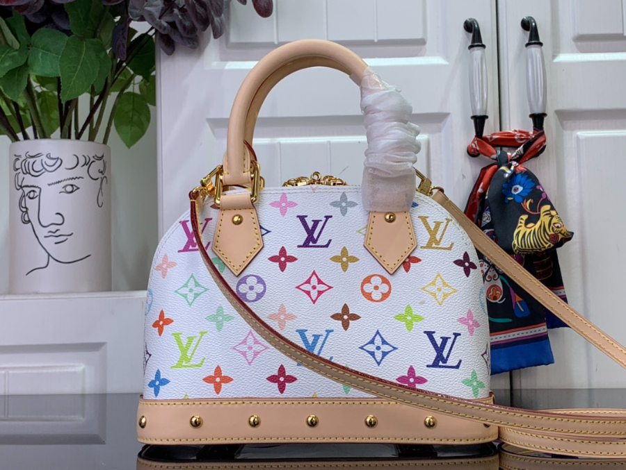 루이비통 LV x TM 알마 BB M13078 23.517.511.5cm 화이트2.jpg