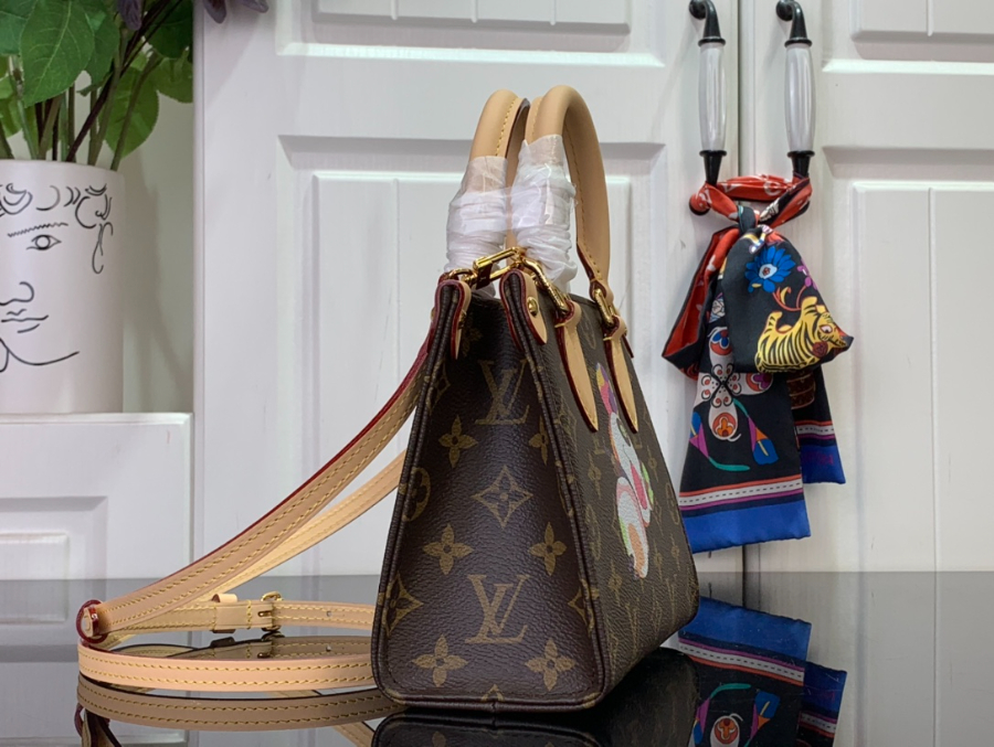 루이비통 LV X TM 온더고 BB M13668 18158.5cm3.jpg