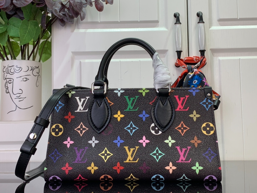 루이비통 LV X TM 온더고 이스트 웨스트 체인 M13260 251310cm 블랙2.jpg