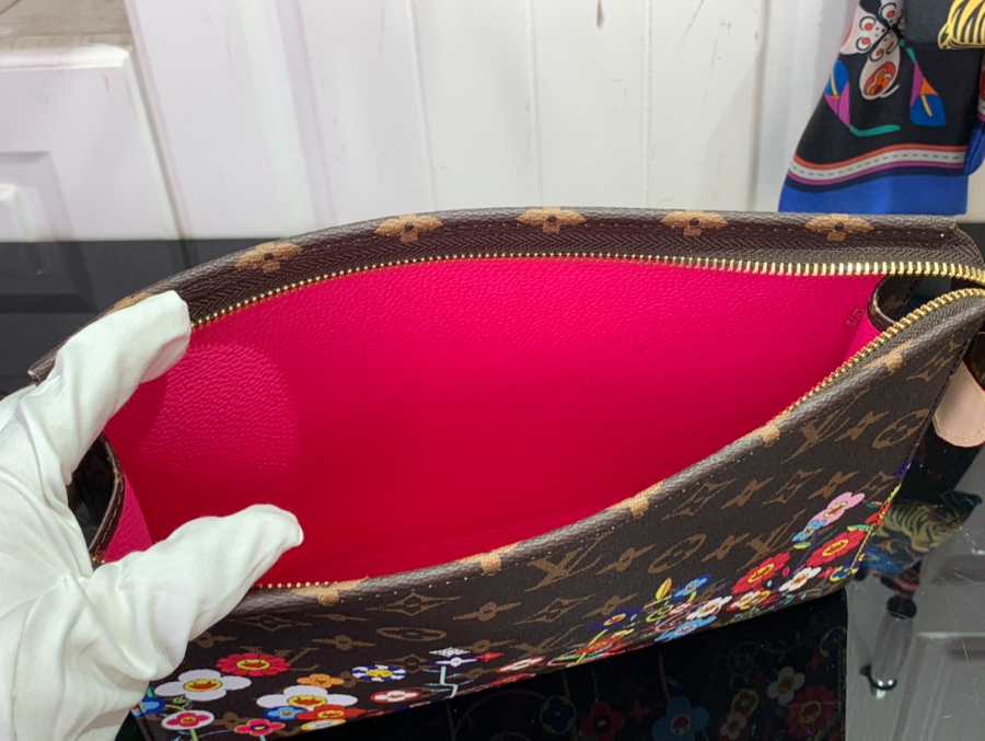 루이비통 LV X TM 토일레트리 파우치 205.525cm 브라운 M141805.jpg