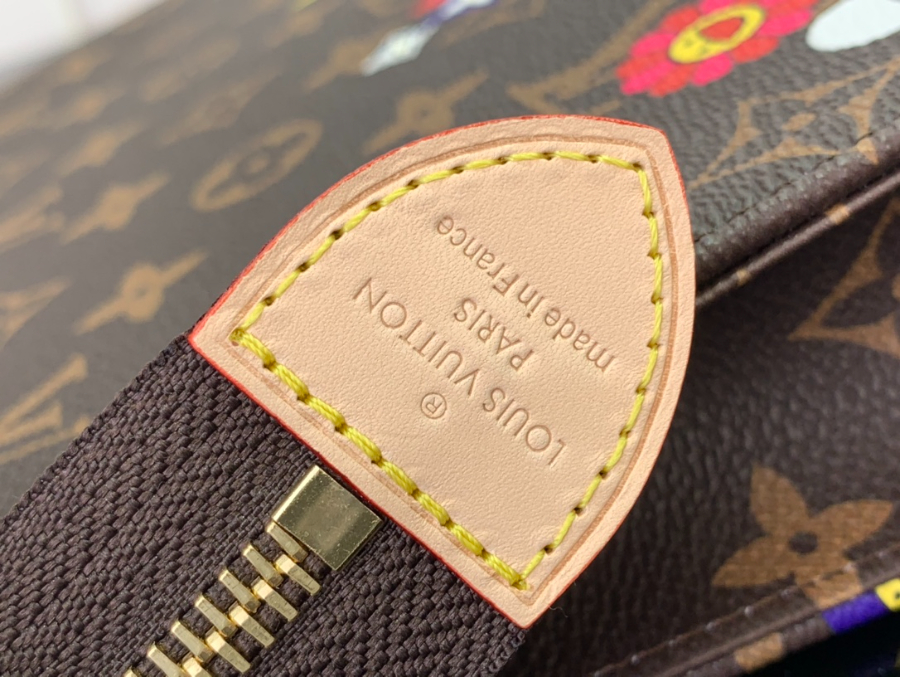 루이비통 LV X TM 토일레트리 파우치 205.525cm 브라운 M141809.jpg