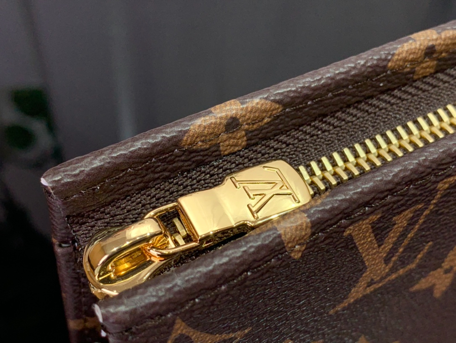 루이비통 LV X TM 토일레트리 파우치 205.525cm 브라운 M141808.jpg