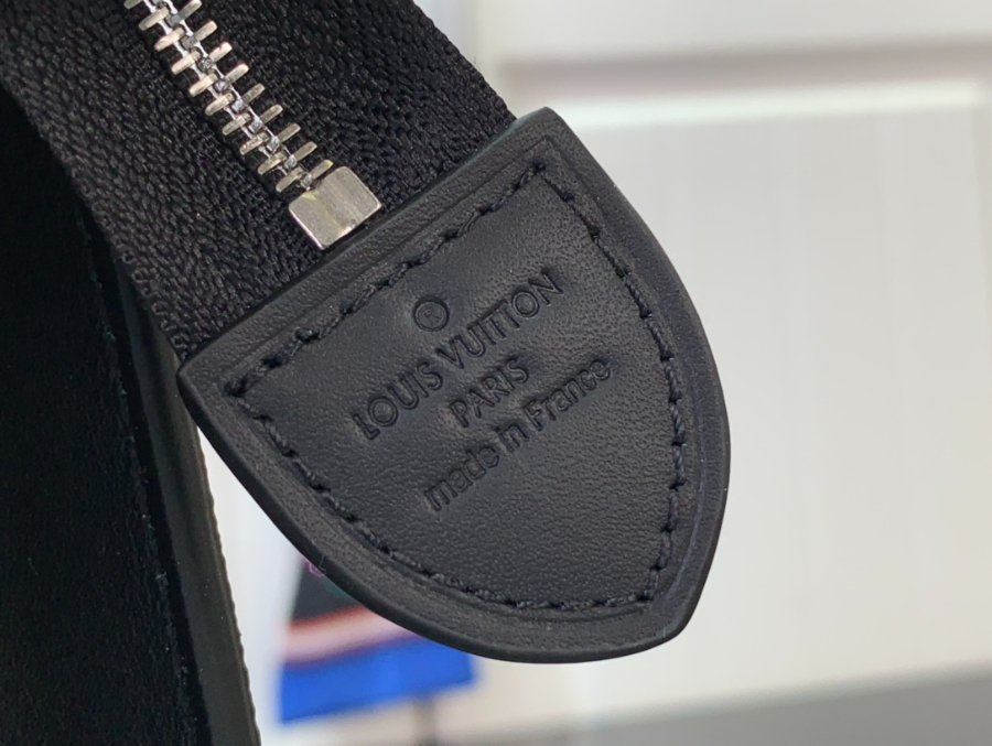 루이비통 LV X TM 토일레트리 파우치 라지 M13746 25205.5cm 블랙9.jpg