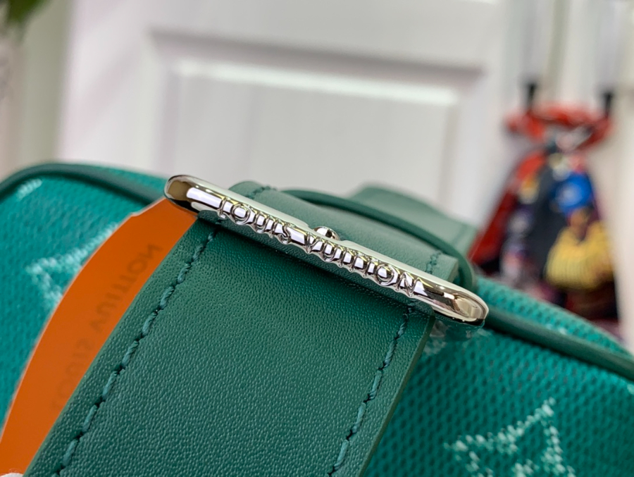 루이비통 락커 돕 키트 그린 M126887.jpg