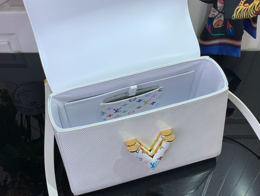 루이비통 LV X TM 트위스트 슬림 백 미디엄 M13243 16823cm 화이트5.jpg