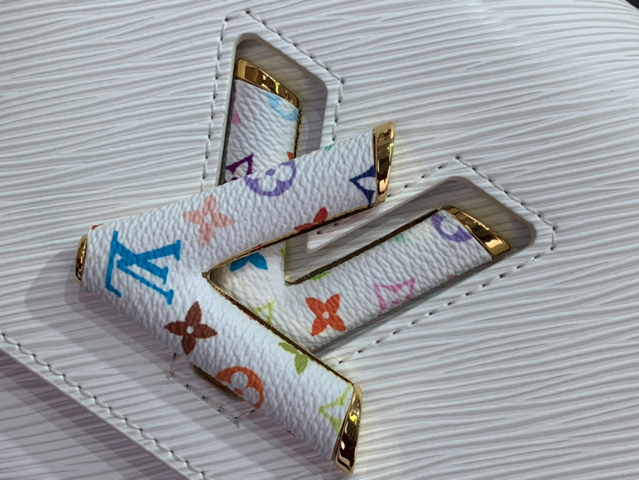 루이비통 LV X TM 트위스트 슬림 백 미디엄 M13243 16823cm 화이트6.jpg