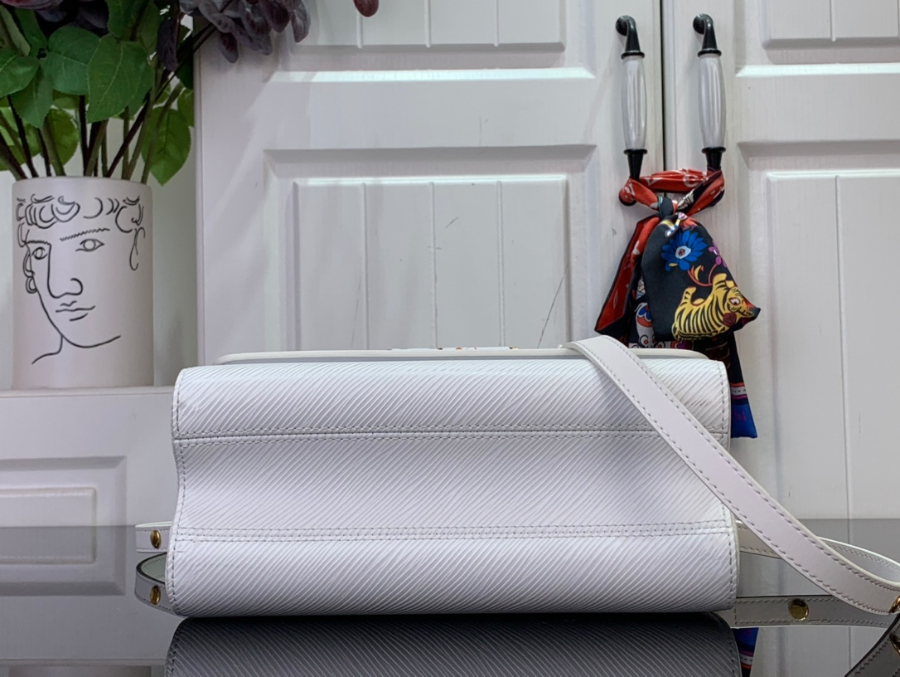 루이비통 LV X TM 트위스트 슬림 백 미디엄 M13243 16823cm 화이트4.jpg