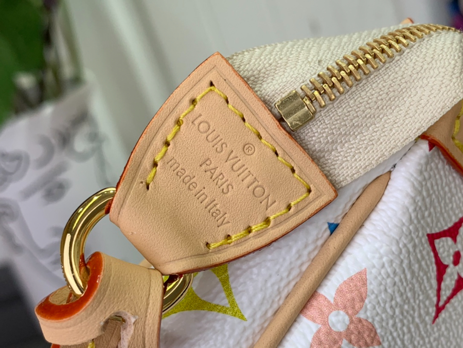 루이비통 LV X TM 포쉐트 악세수 M13404 화이트13422cm6.jpg