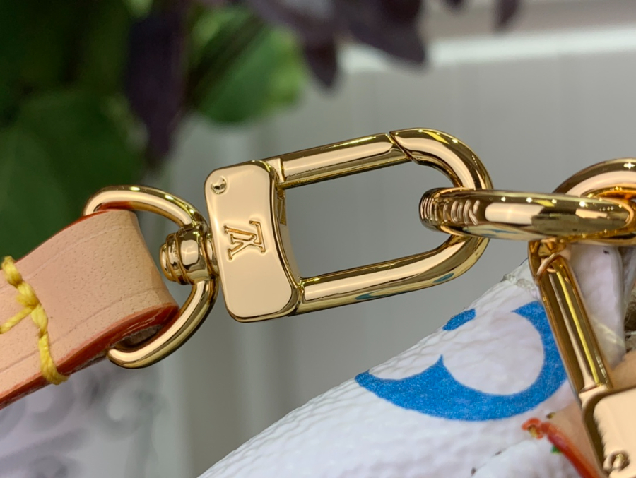 루이비통 LV X TM 포쉐트 악세수 M13404 화이트13422cm8.jpg