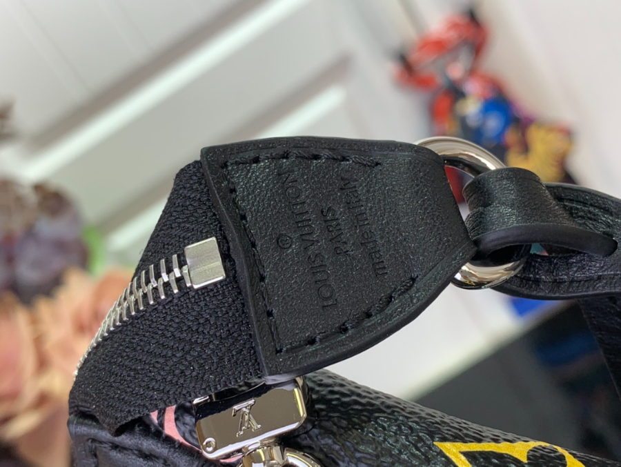 루이비통 LV X TM 포쉐트 악세수아 M13663 블랙 13422cm7.jpg