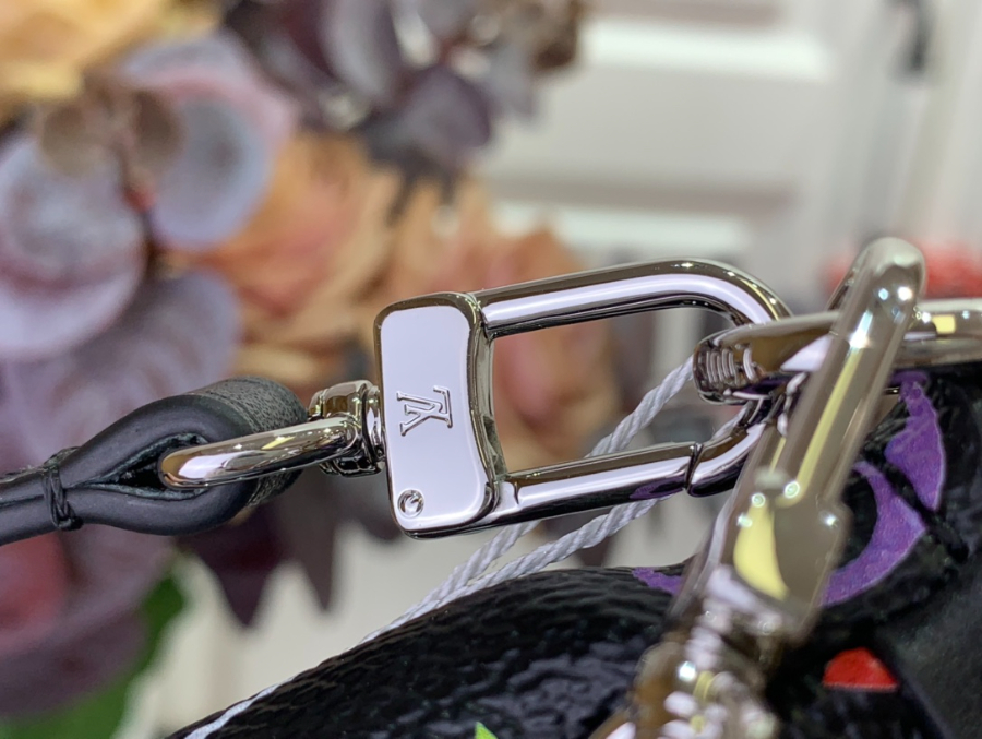 루이비통 LV X TM 포쉐트 악세수아 M13663 블랙 13422cm8.jpg