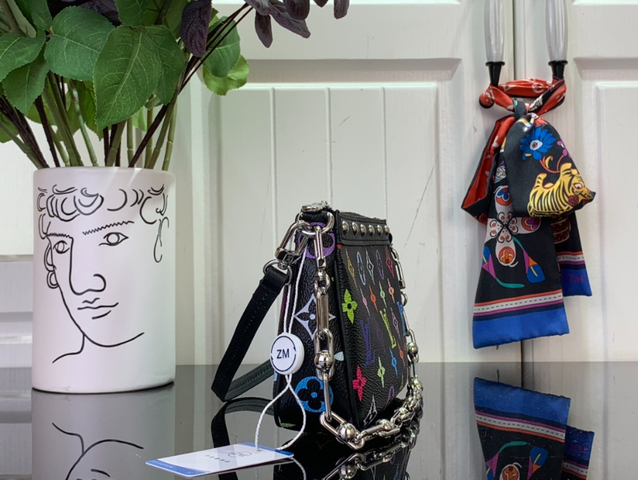 루이비통 LV X TM 포쉐트 악세수아 M13663 블랙 13422cm3.jpg