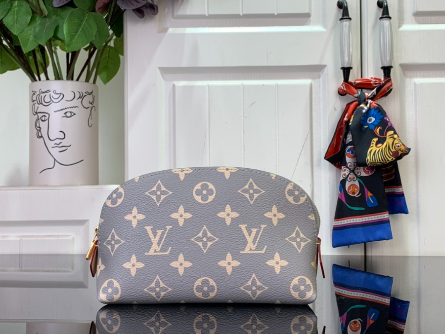 루이비통 모노그램 포쉐트 코스메티크 PM 트라이아논 그레이 M12440 19126cm1.jpg