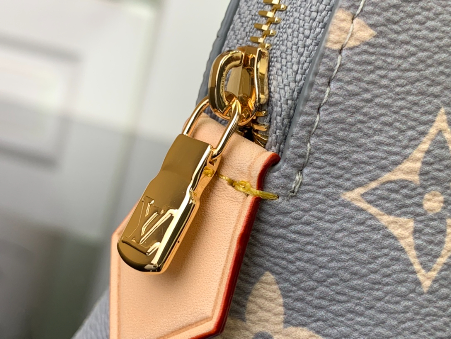 루이비통 모노그램 포쉐트 코스메티크 PM 트라이아논 그레이 M12440 19126cm8.jpg