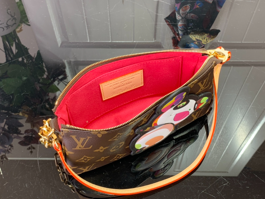 루이비통 LV X TM 포쉐트 악세수아 숄더백 13422cm M13440 브라운5.jpg