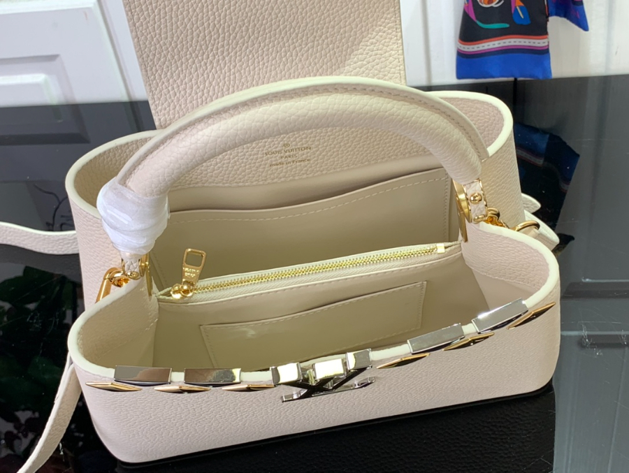 루이비통 LV 카퓌신 BB M11964 2717.39cm 화이트5.jpg