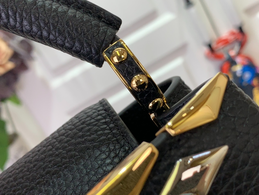 루이비통 LV 카퓌신 미니 M12751 13.6821cm 블랙7.jpg