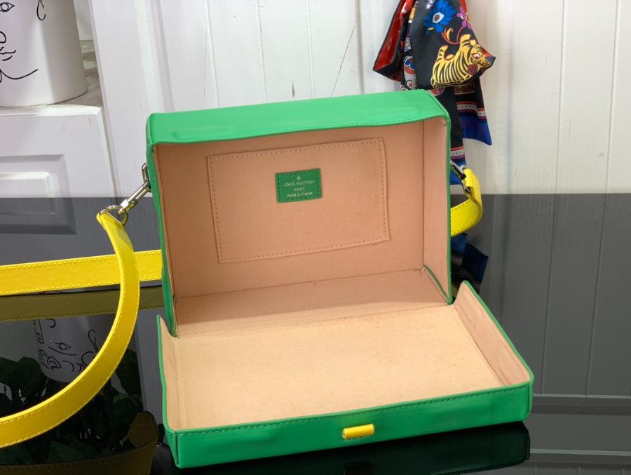 루이비통 쇼퍼 클러치 M24455 2316.57cm 그린5.jpg