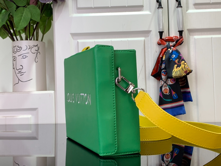 루이비통 쇼퍼 클러치 M24455 2316.57cm 그린3.jpg