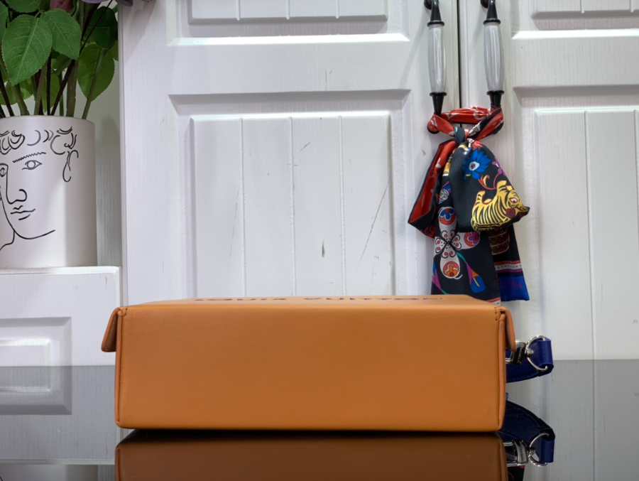 루이비통 쇼퍼 클러치 M24455 2316.57cm 브라운4.jpg